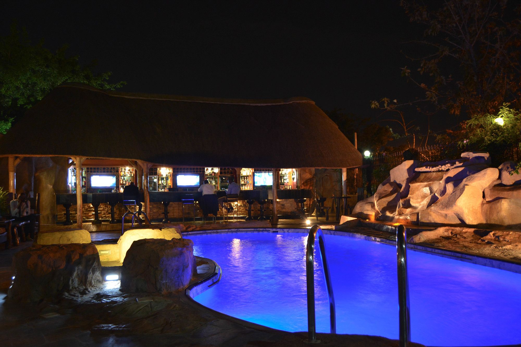 Фото Elevate Suites