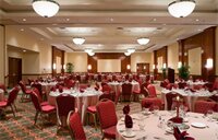 Фото Crowne Plaza Tulsa - Southern Hills