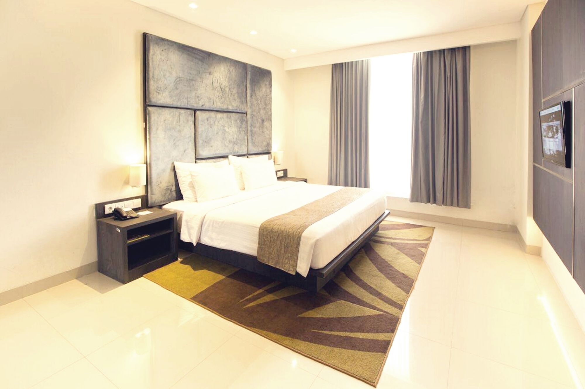 Фото Grandia Hotel