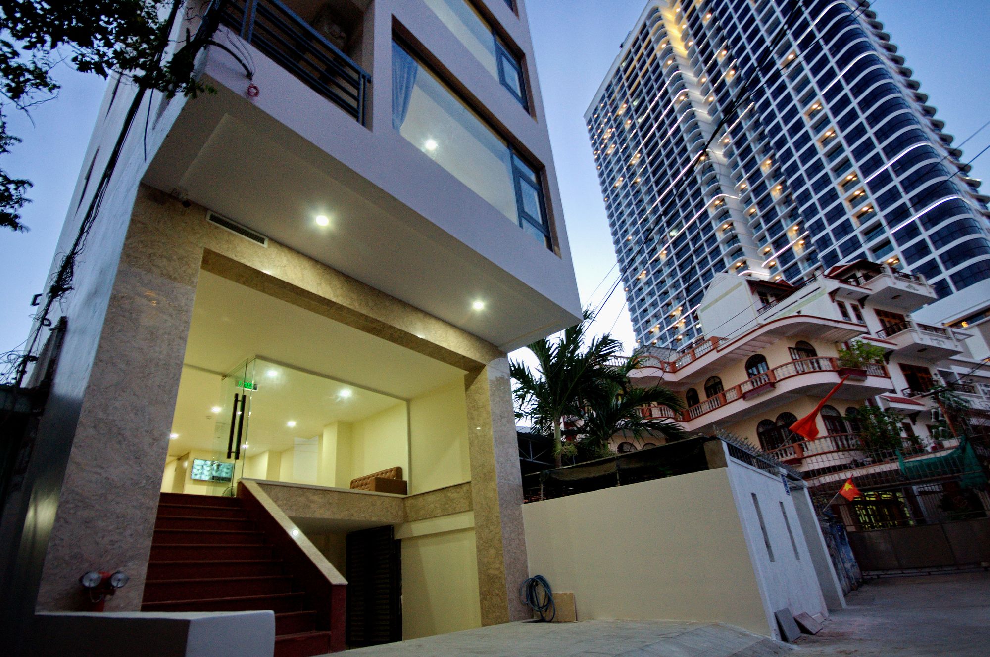 Фото Harvey Hotel & Apartments