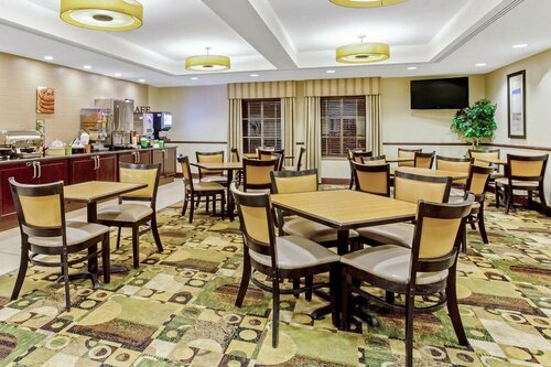 Внешний вид отеля La Quinta Inn & Suites by Wyndham Lancaster в Восточном Лампетере Тауншипе, фото 5