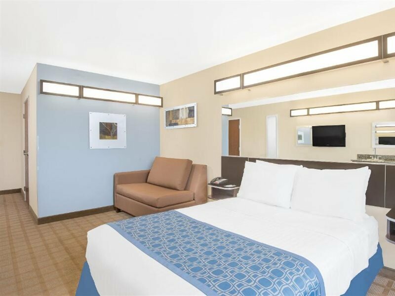 Фото Microtel Inn & Suites by Wyndham Waynesburg