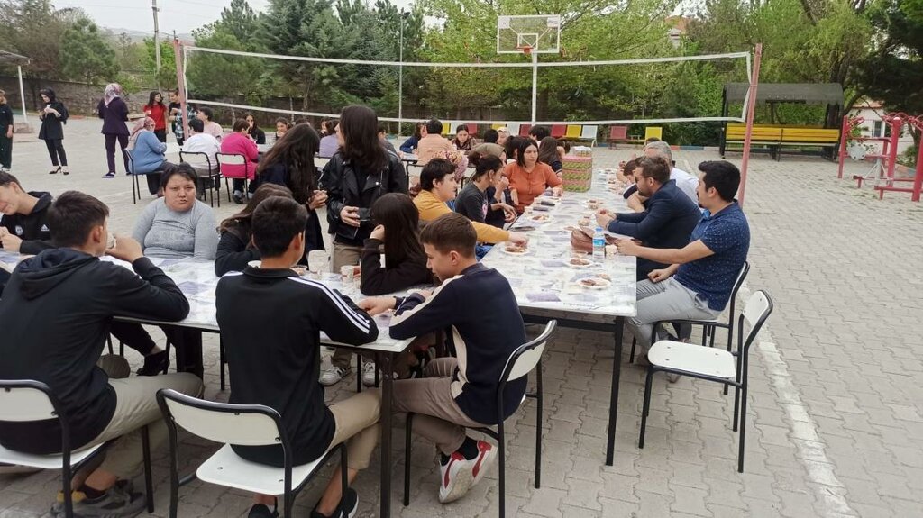 Lyceum 75. Yil Lisesi, Altunhisar, photo