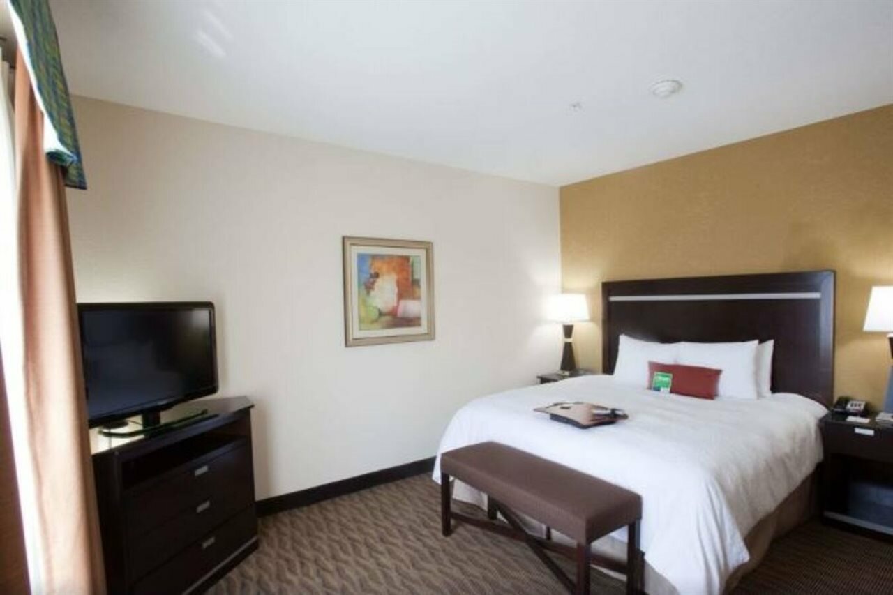 Фото Hampton Inn & Suites Dallas I-30 Cockrell Hill