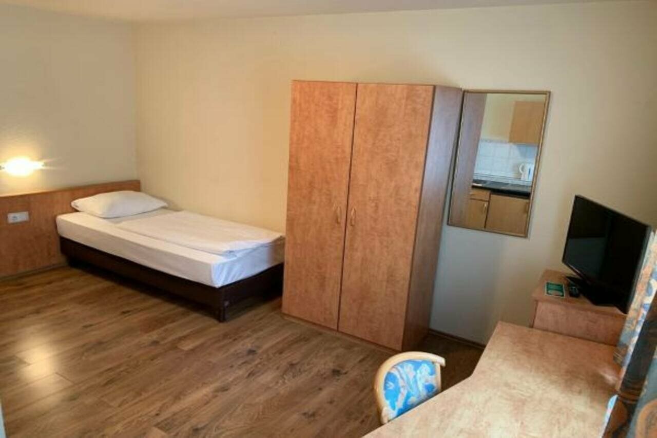 Фото Hotel Am Kurfuerstenplatz - Messe