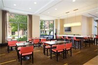 Фото Courtyard by Marriott Boston Brookline