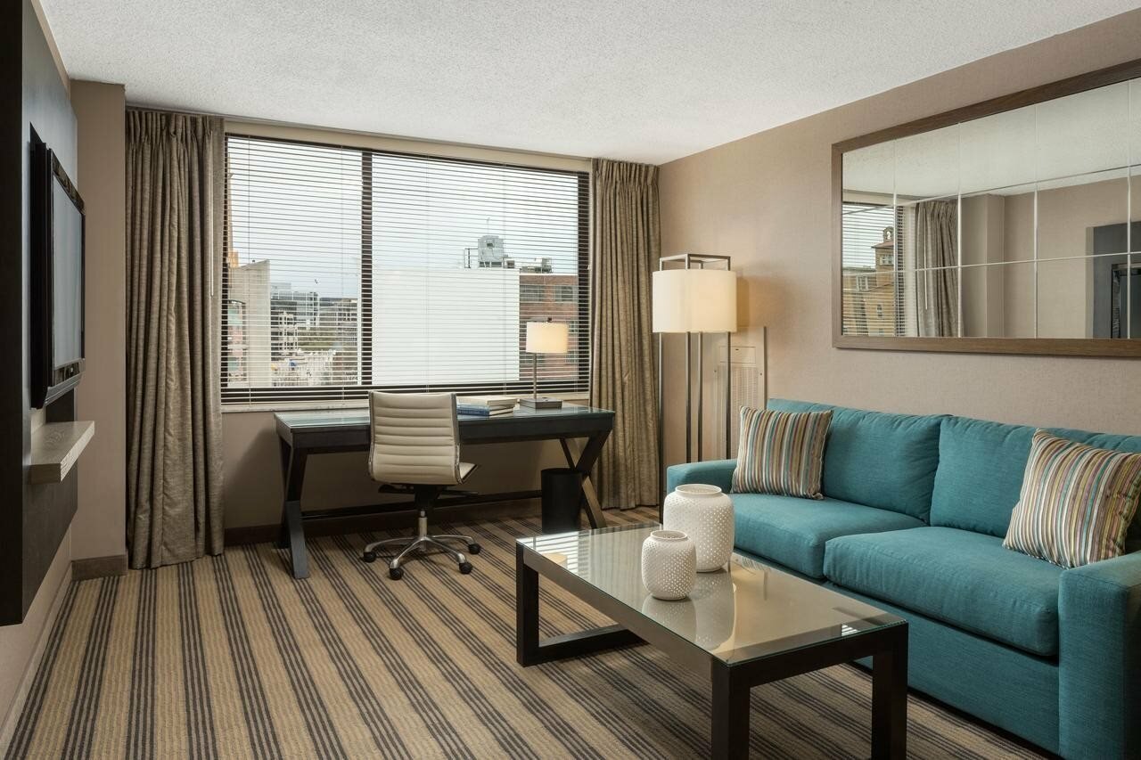 Фото 2500 Penn, a Placemakr experience