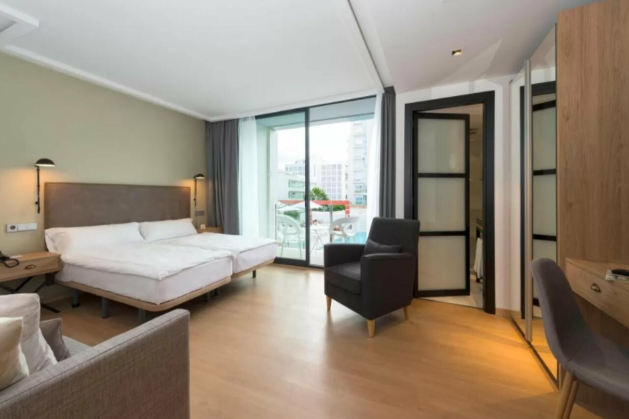 Фото Hotel Kyrat Amarac Suites