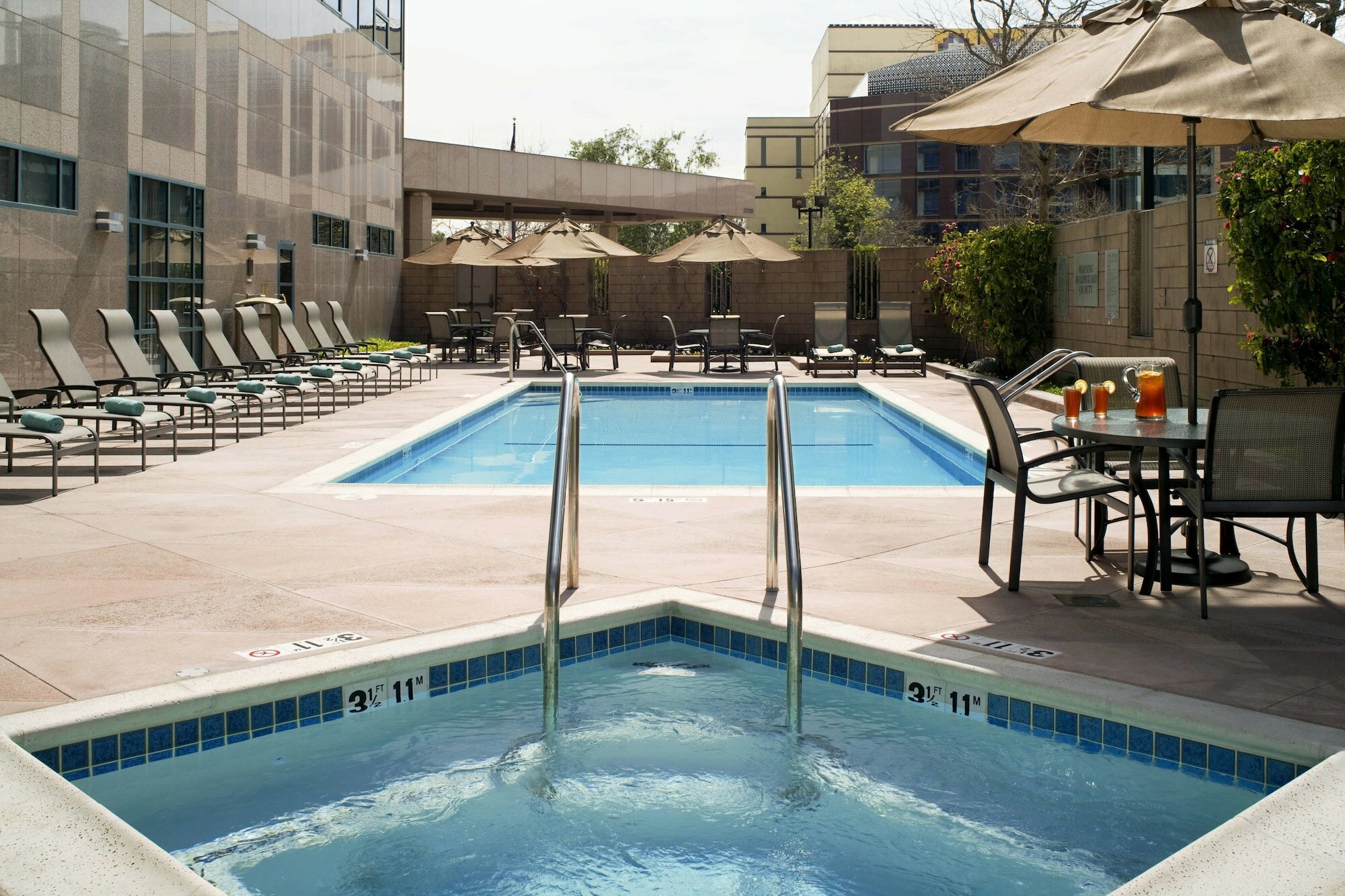 Фото Sheraton Cerritos Hotel