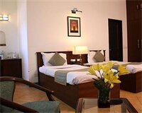 Фото Home@F37 Kailash Colony Metro