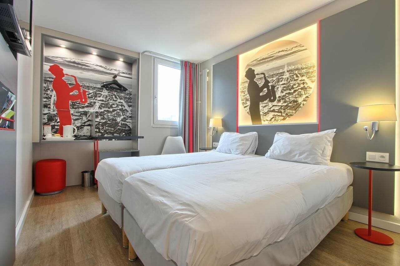 Фото Kyriad Paris Nord Porte de Saint Ouen