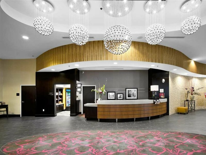 Фото Hampton Inn & Suites Raleigh Downtown