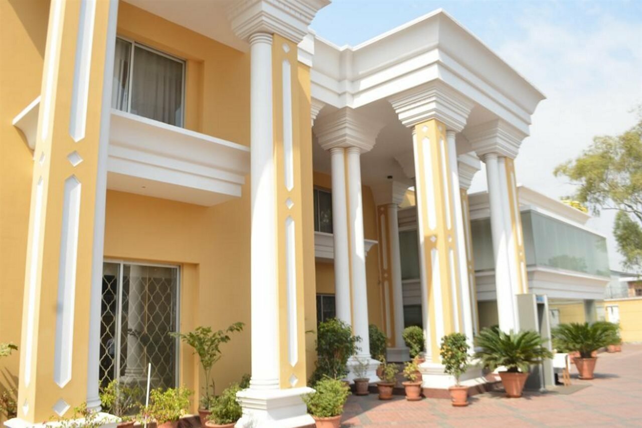 Фото Отель One Tariq Road