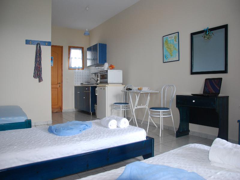 Фото Kavos Psarou Studios and Apartments