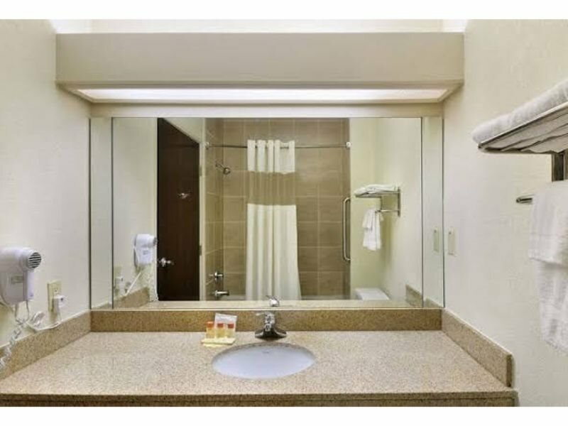 Фото Days Inn And Suites Houston North/Aldine
