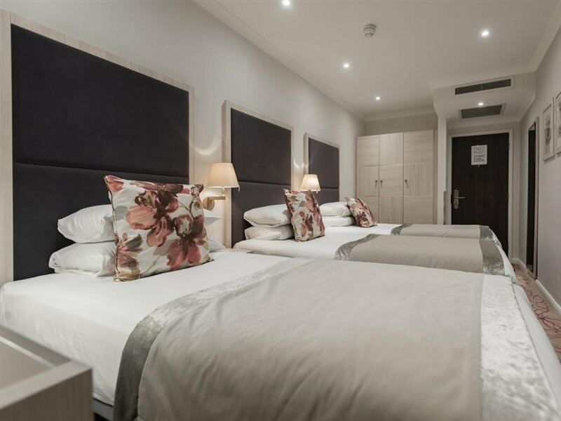 Фото Blandford Hotel