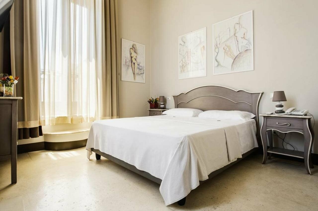 Фото отеля 2