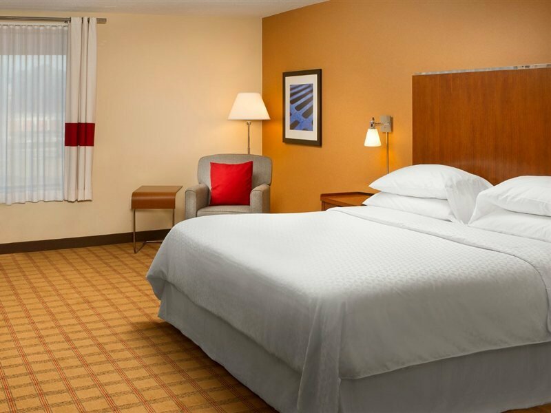 Фото Four Points by Sheraton Jacksonville Baymeadows