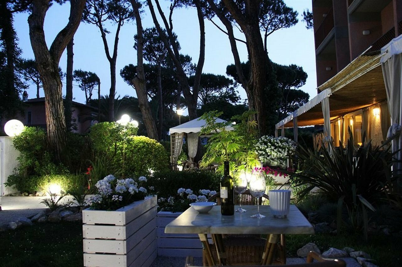 Фото отеля 2