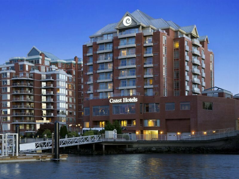 Гостиница Coast Victoria Hotel & x26; Marina by Apa в Виктории