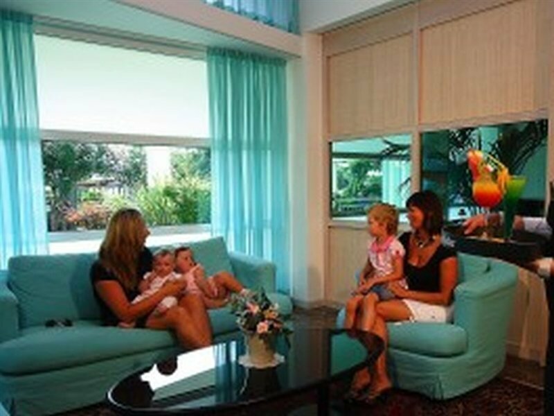 Фото International Beach Hotel