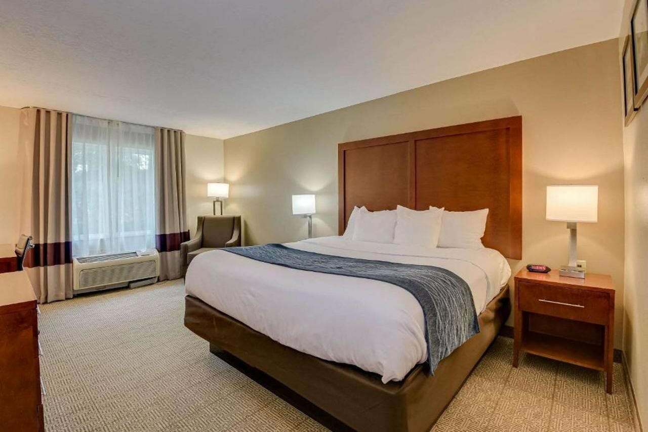 Фото Comfort Inn & Suites