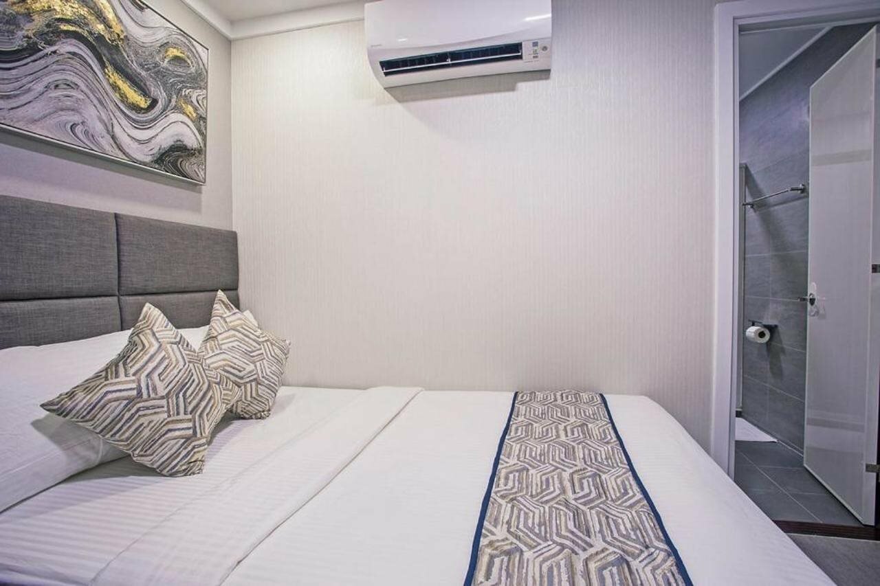 Фото Oyo 208 Anika Suites