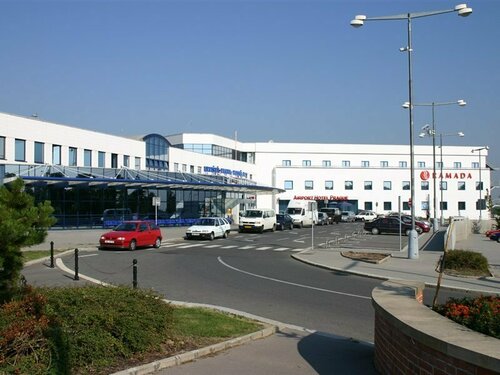 Гостиница Ramada Airport Hotel Prague в Праге
