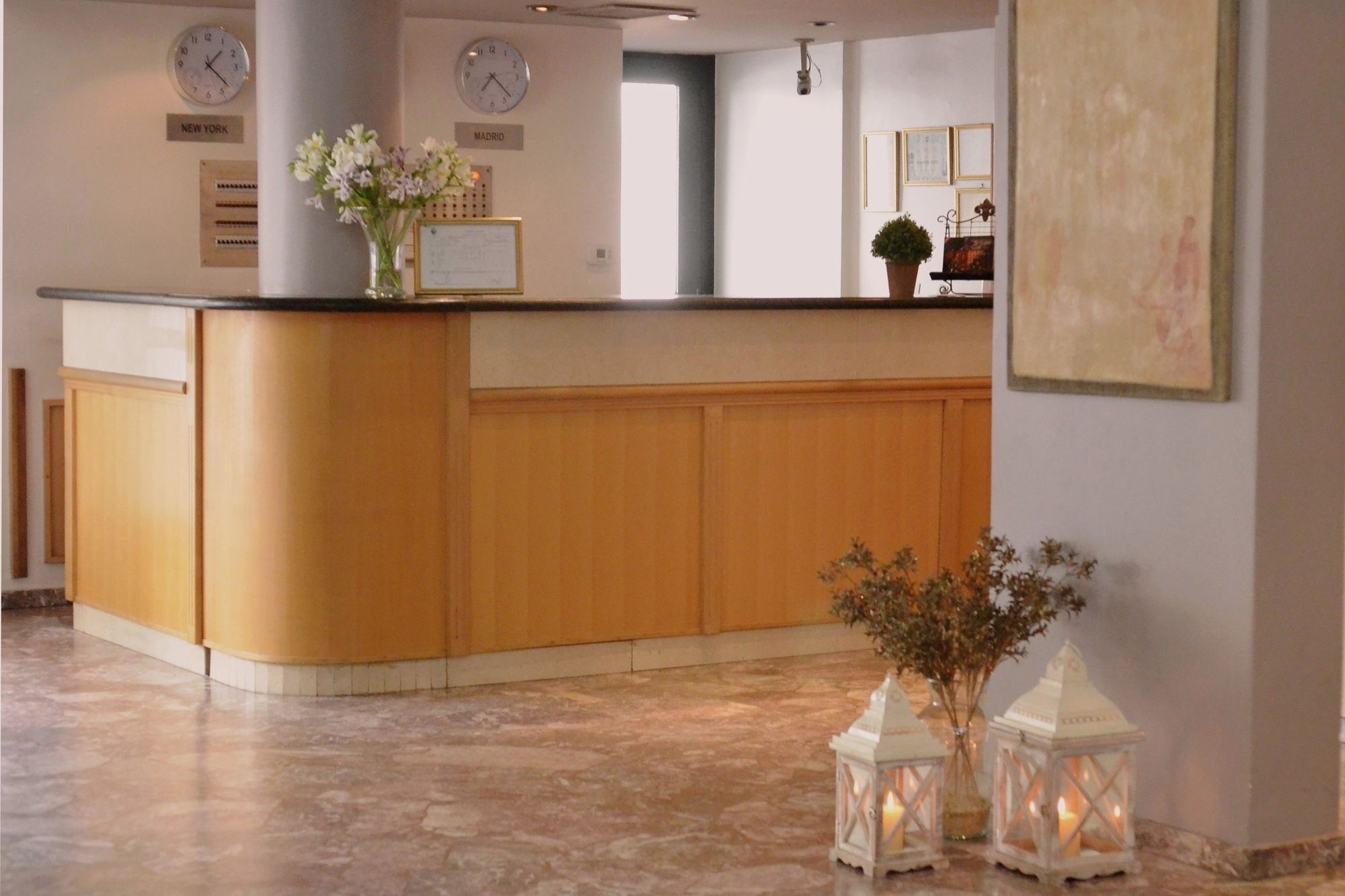 Фото Hotel Ayamitre