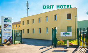 Гостиница Brit Hotel Nantes St Herblain - Le Kerann в Сент-Эрблене