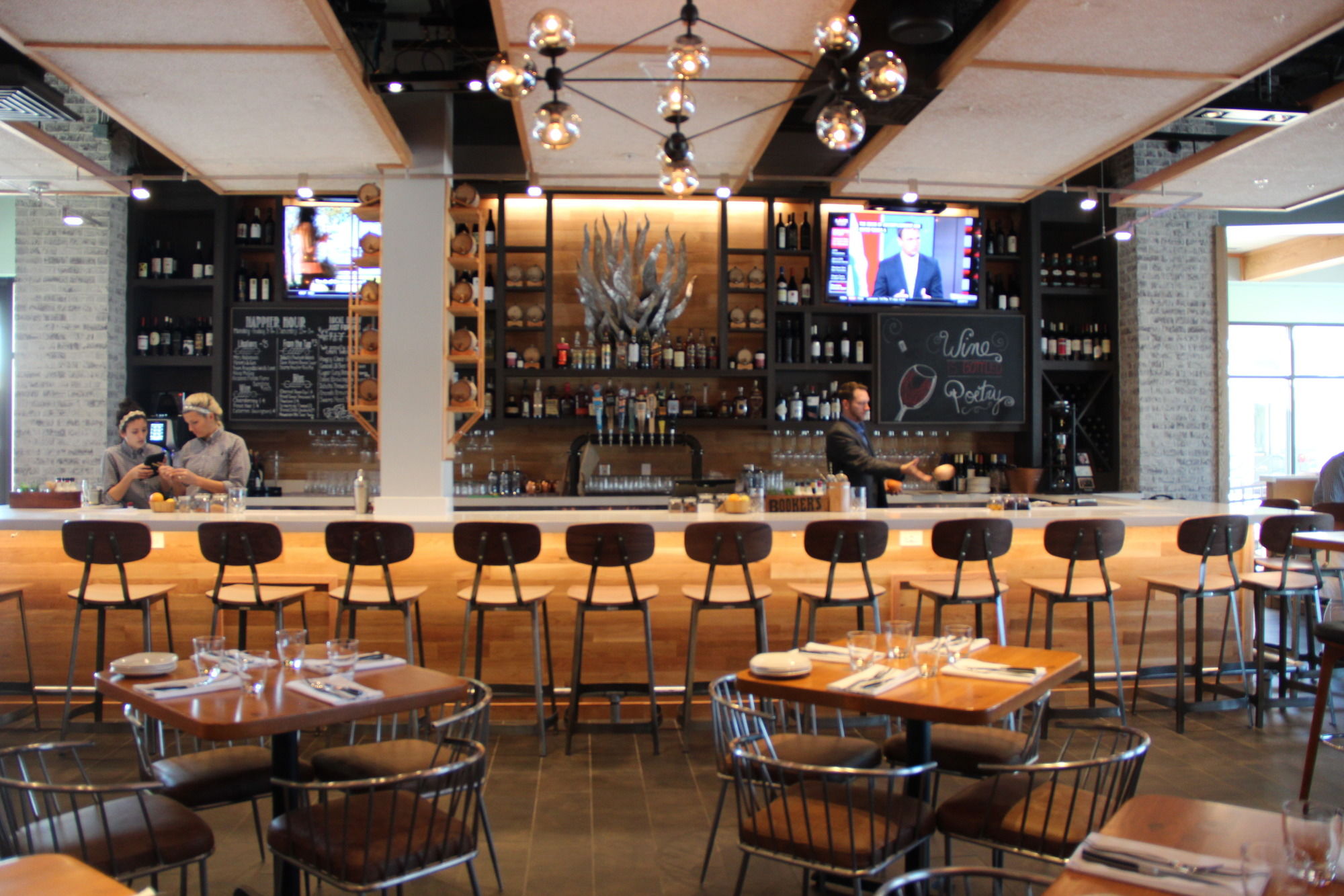 Фото Hilton Garden Inn Waikiki Beach