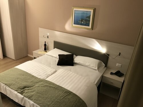 Внешний вид отеля Hotel Dogana в Сирмионе, фото 3