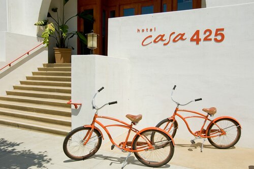 Гостиница Hotel Casa 425 + Lounge в Помоне