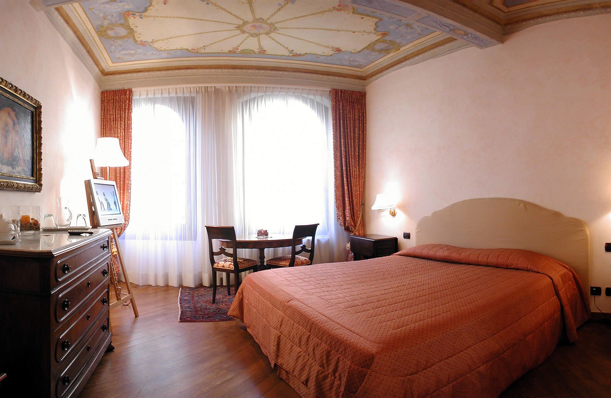 Фото In Piazza della Signoria - Residenza d'Epoca