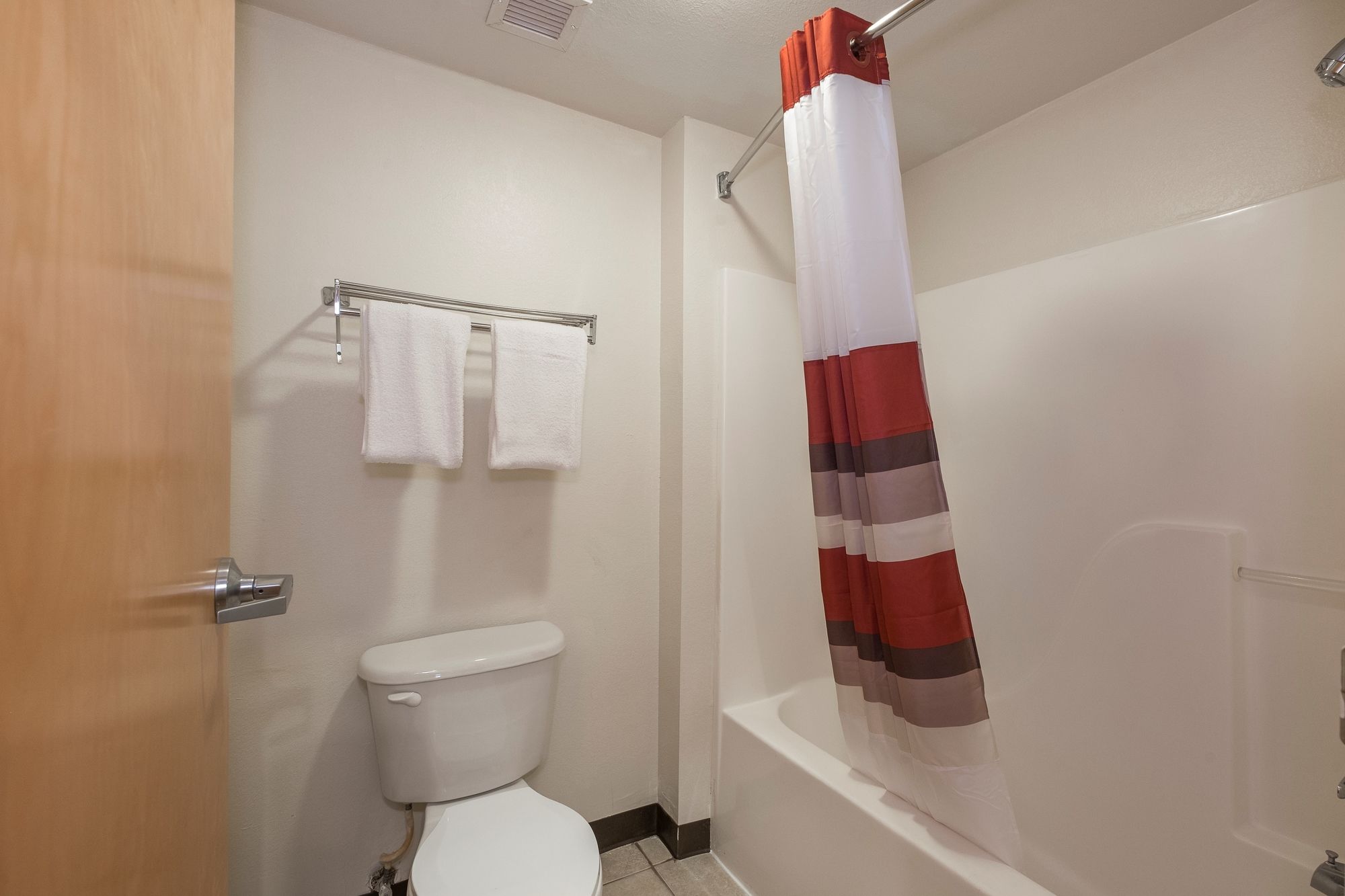 Фото Red Roof Inn & Suites Biloxi