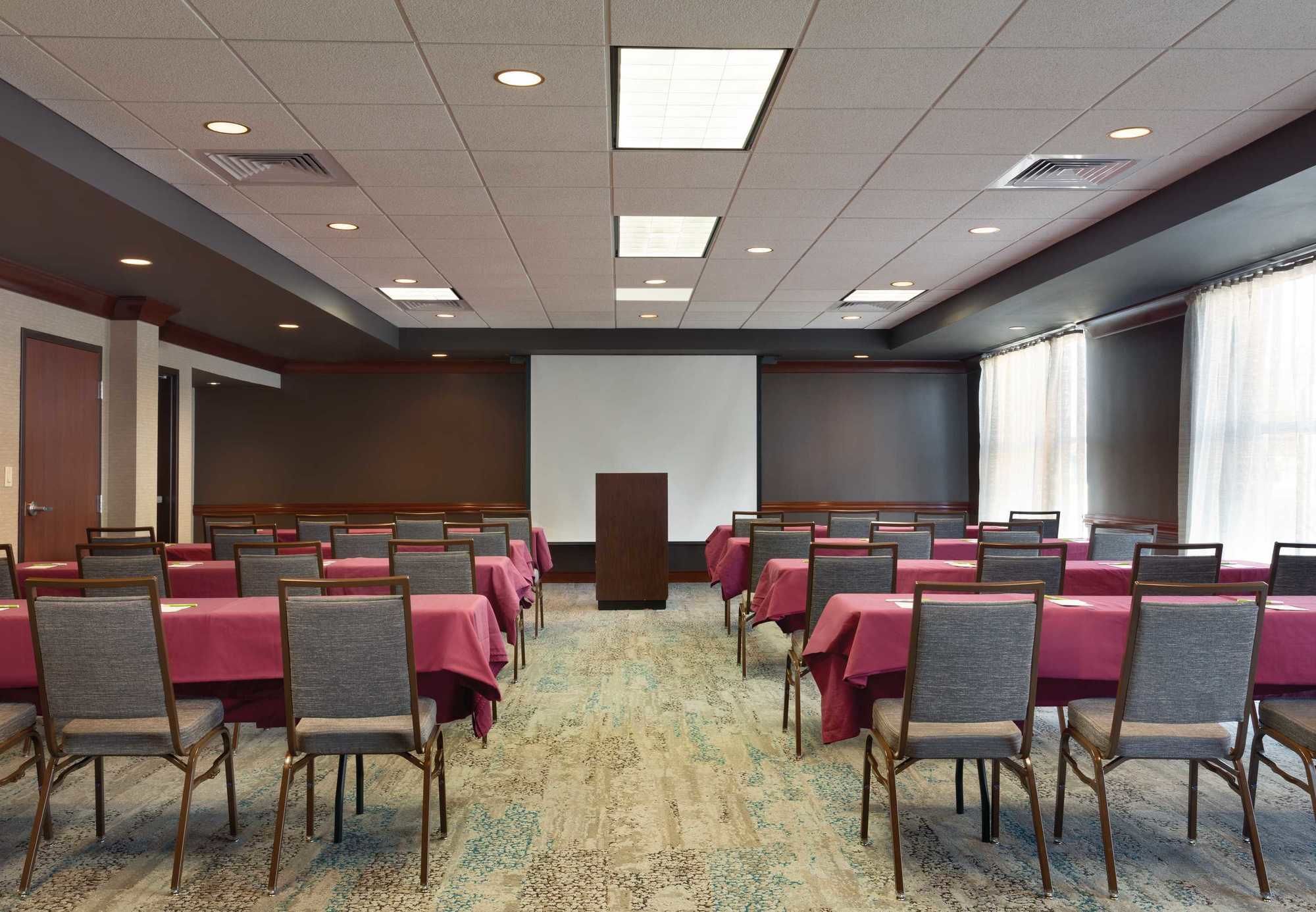 Фото Courtyard Marriott Fort Smith Downtown