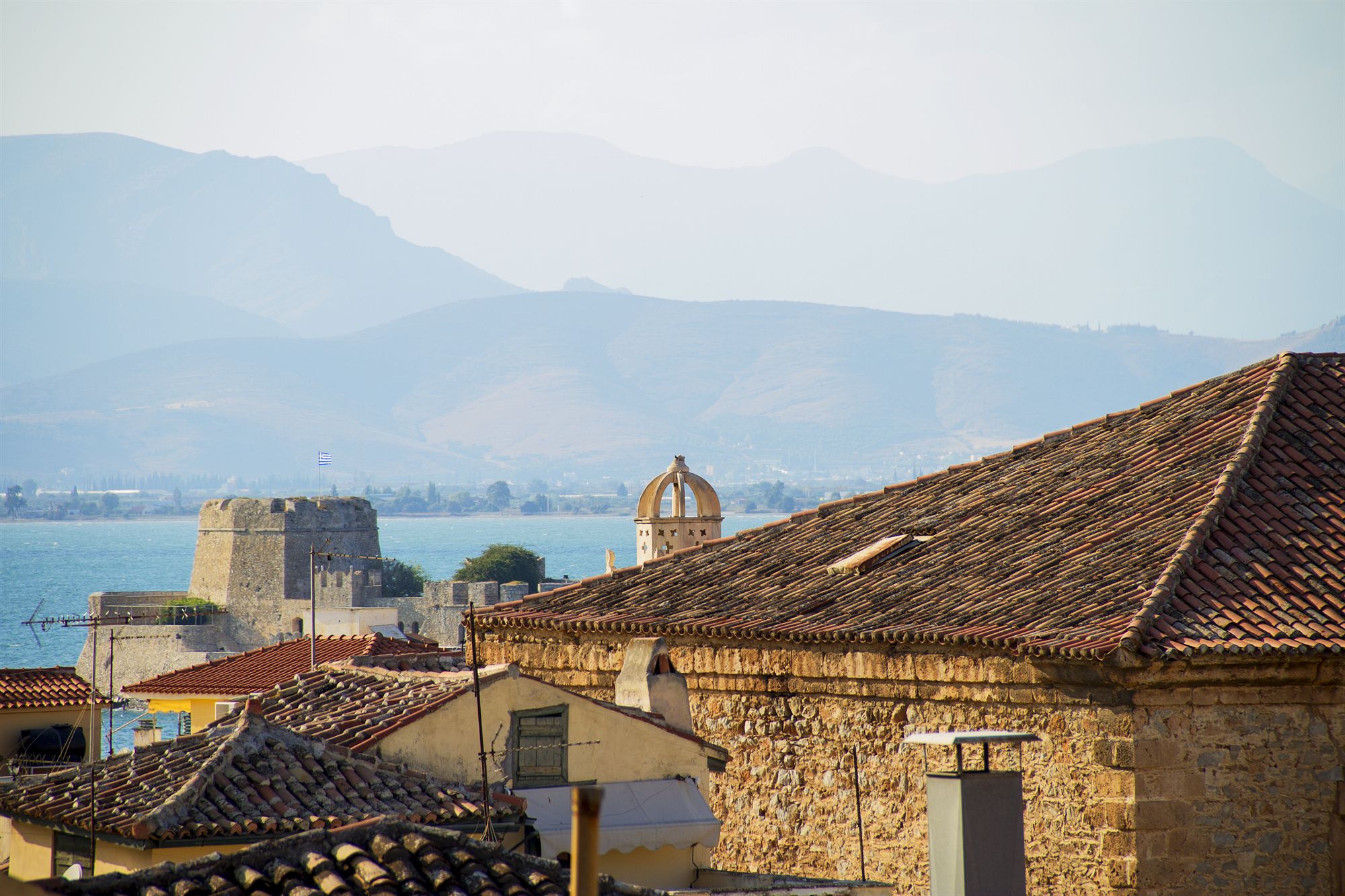 Фото Ilion Hotel Suites