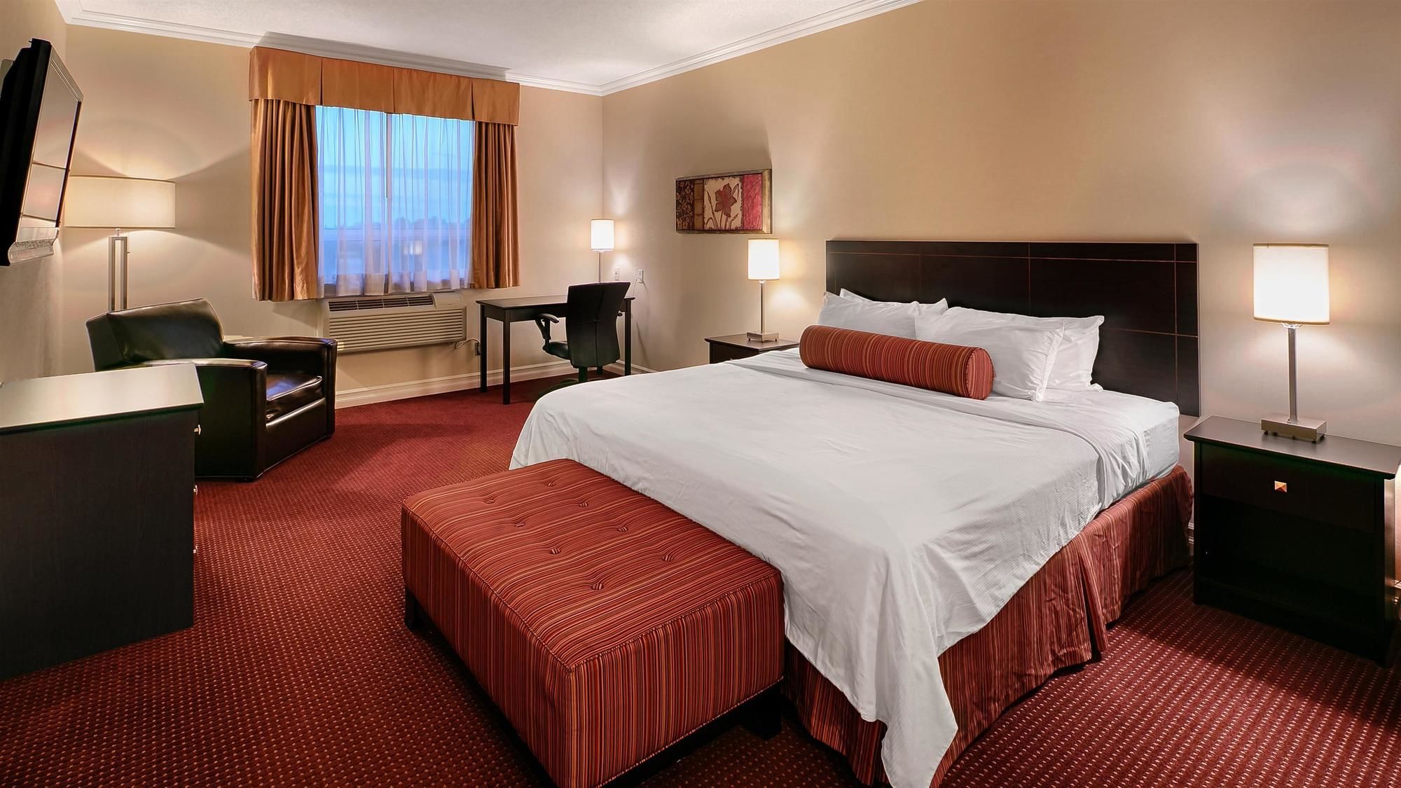 Фото Best Western Swan Castle Inn