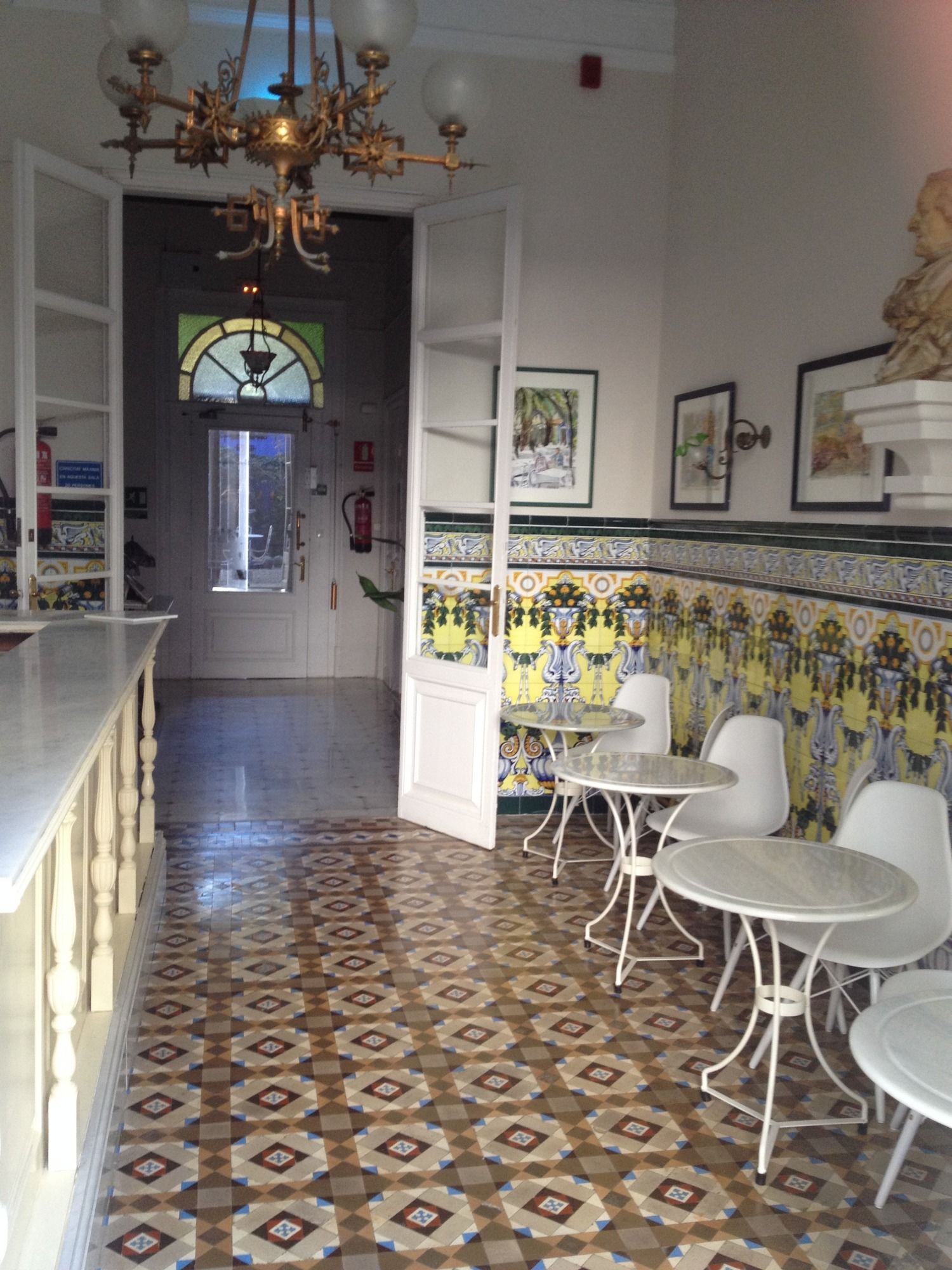 Фото Hotel Medium Renaixença