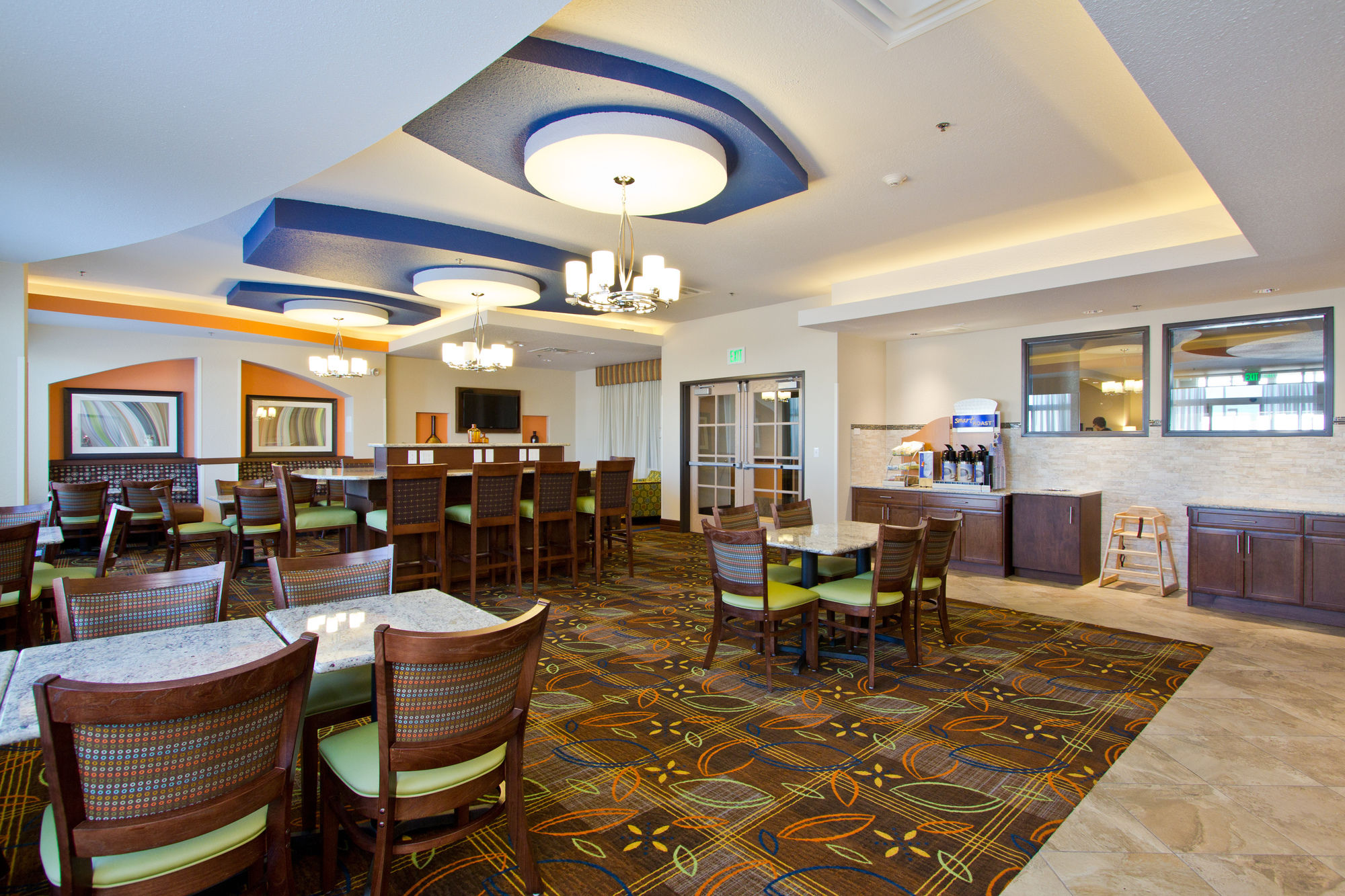 Фото Holiday Inn Express Hotel & Suites Denver East-Peoria Street, an Ihg Hotel