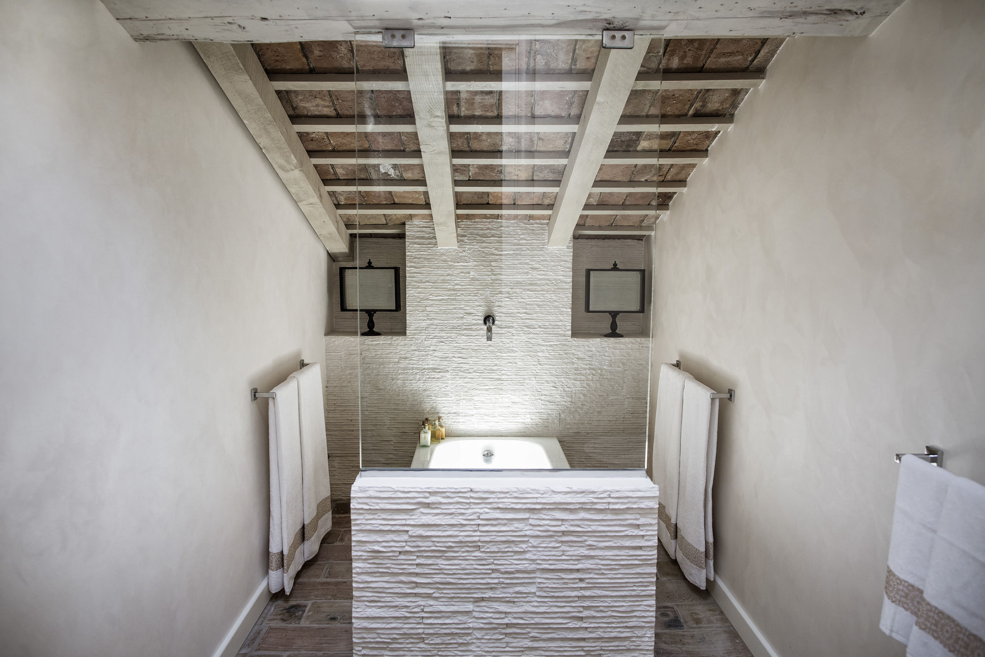 Фото Seven Historical Suites