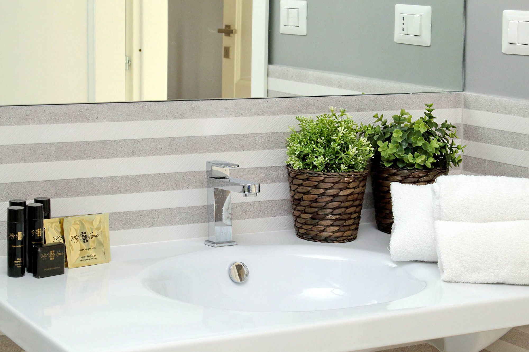 Фото Monti Apartments - My Extra Home