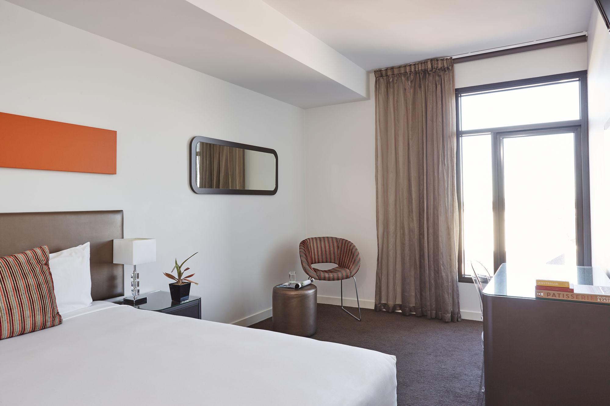 Фото  Dandenong Central Apartment