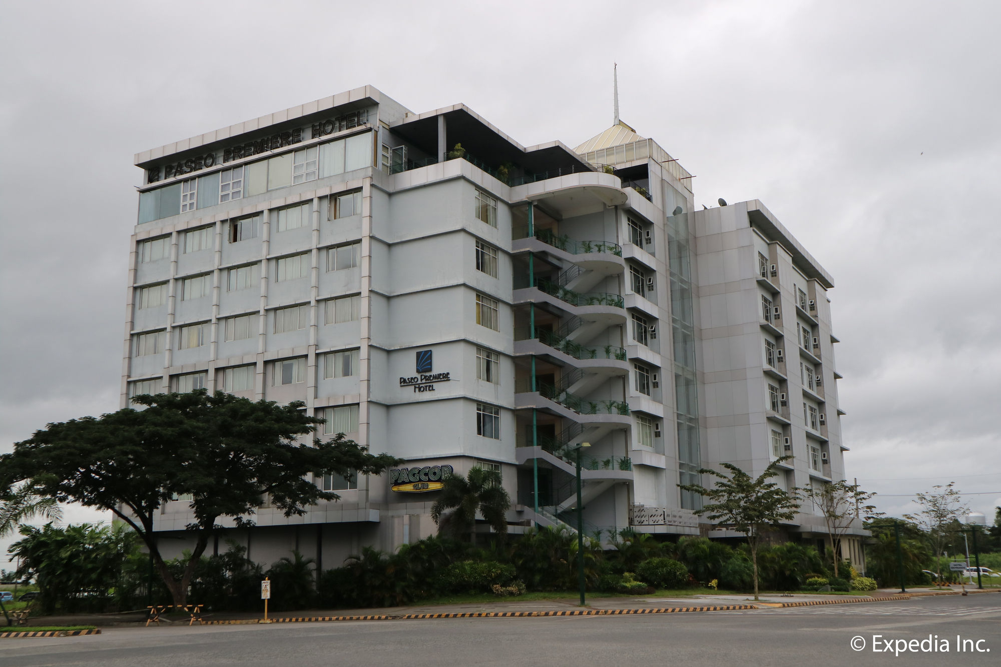 Фото Paseo Premiere Hotel