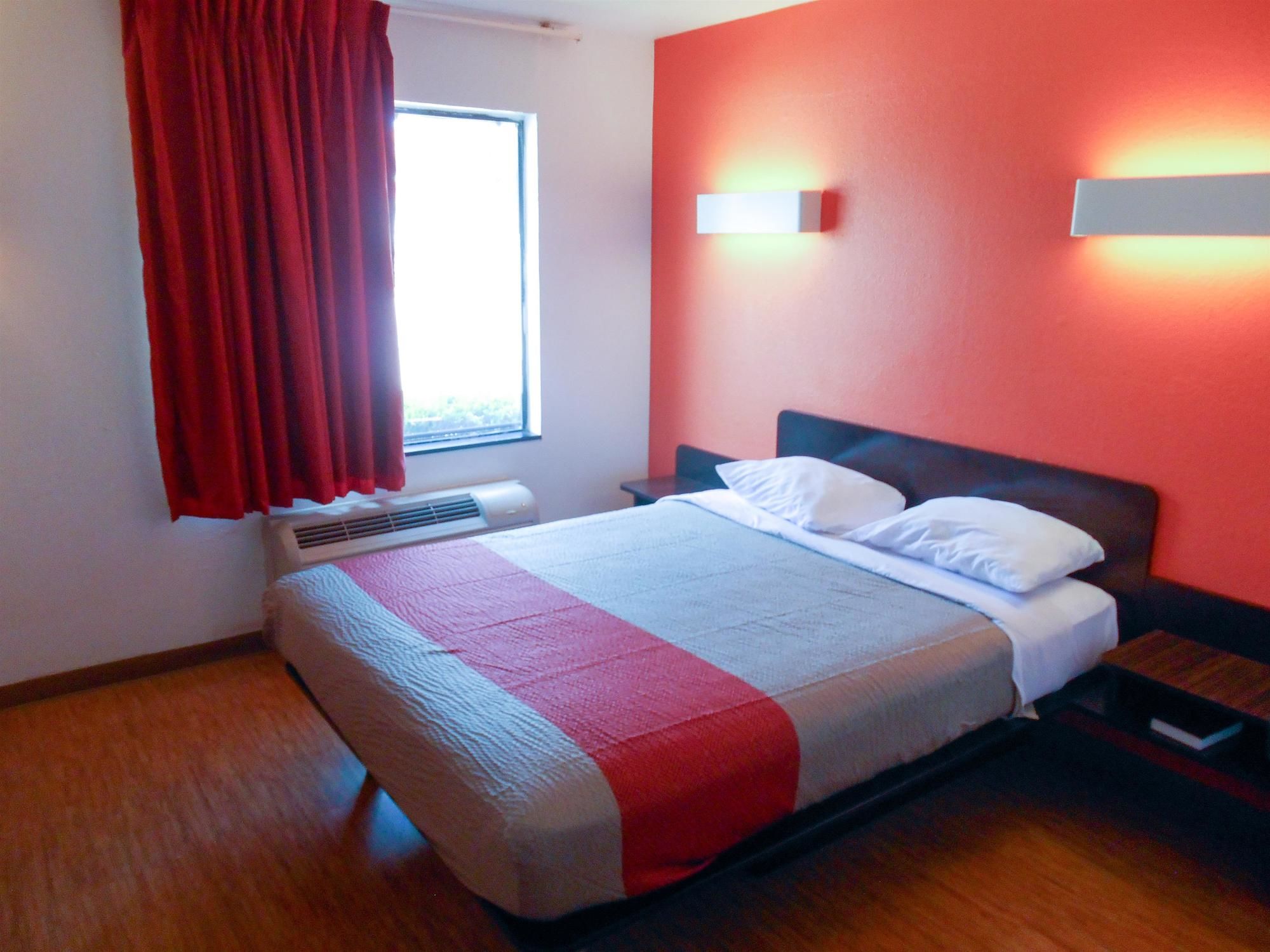 Фото Motel 6 Dallas, Tx - Northeast