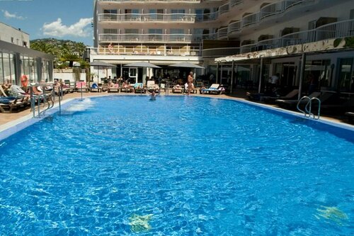 Внешний вид отеля Hotel Helios Lloret de Mar в Льорет-де-Маре, фото 2