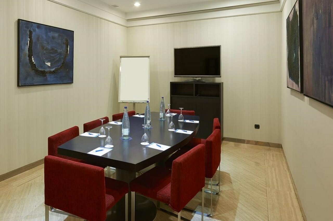 Фото Nh Barcelona Stadium