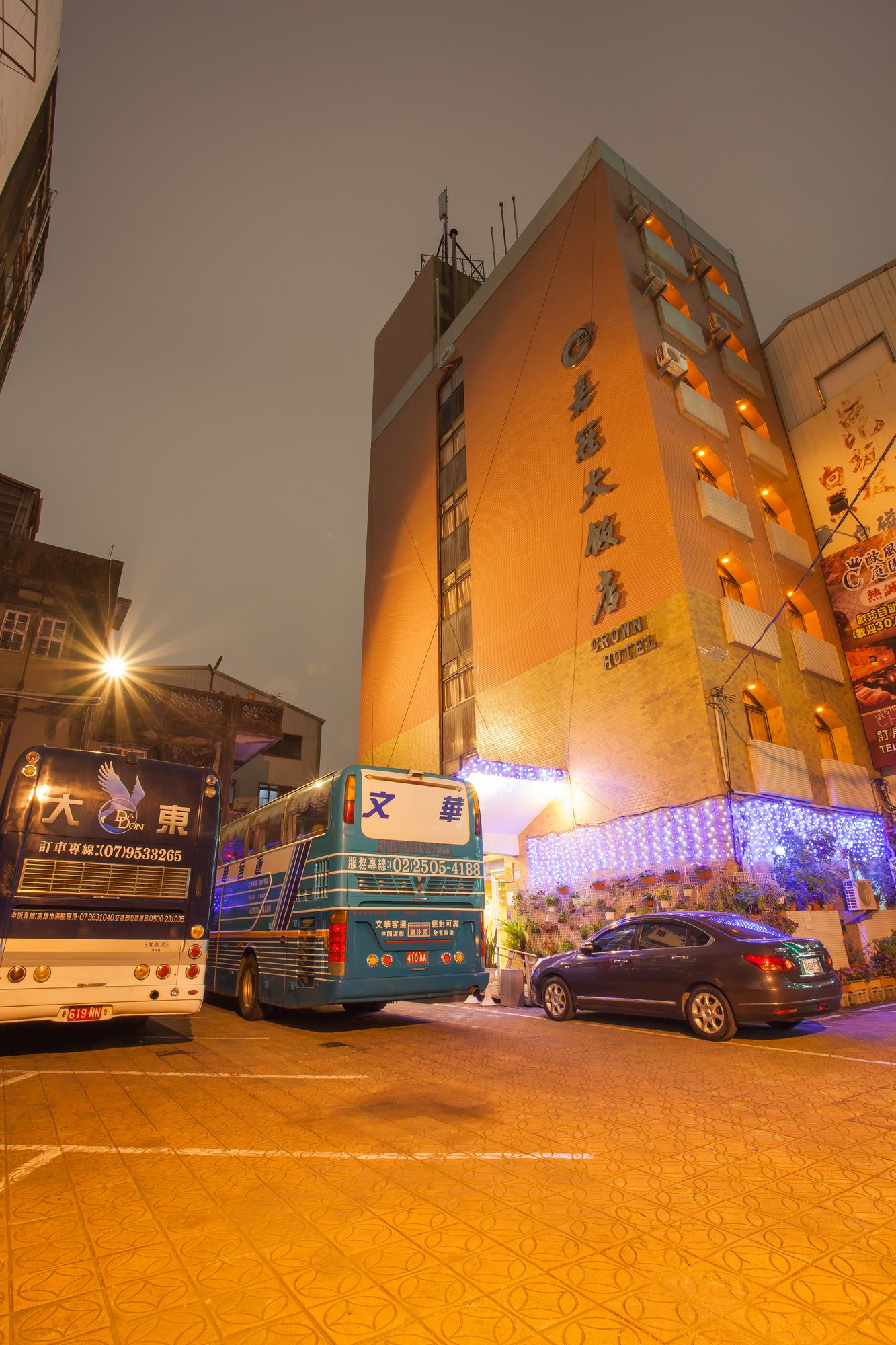 Фото Chiayi Crown Hotel