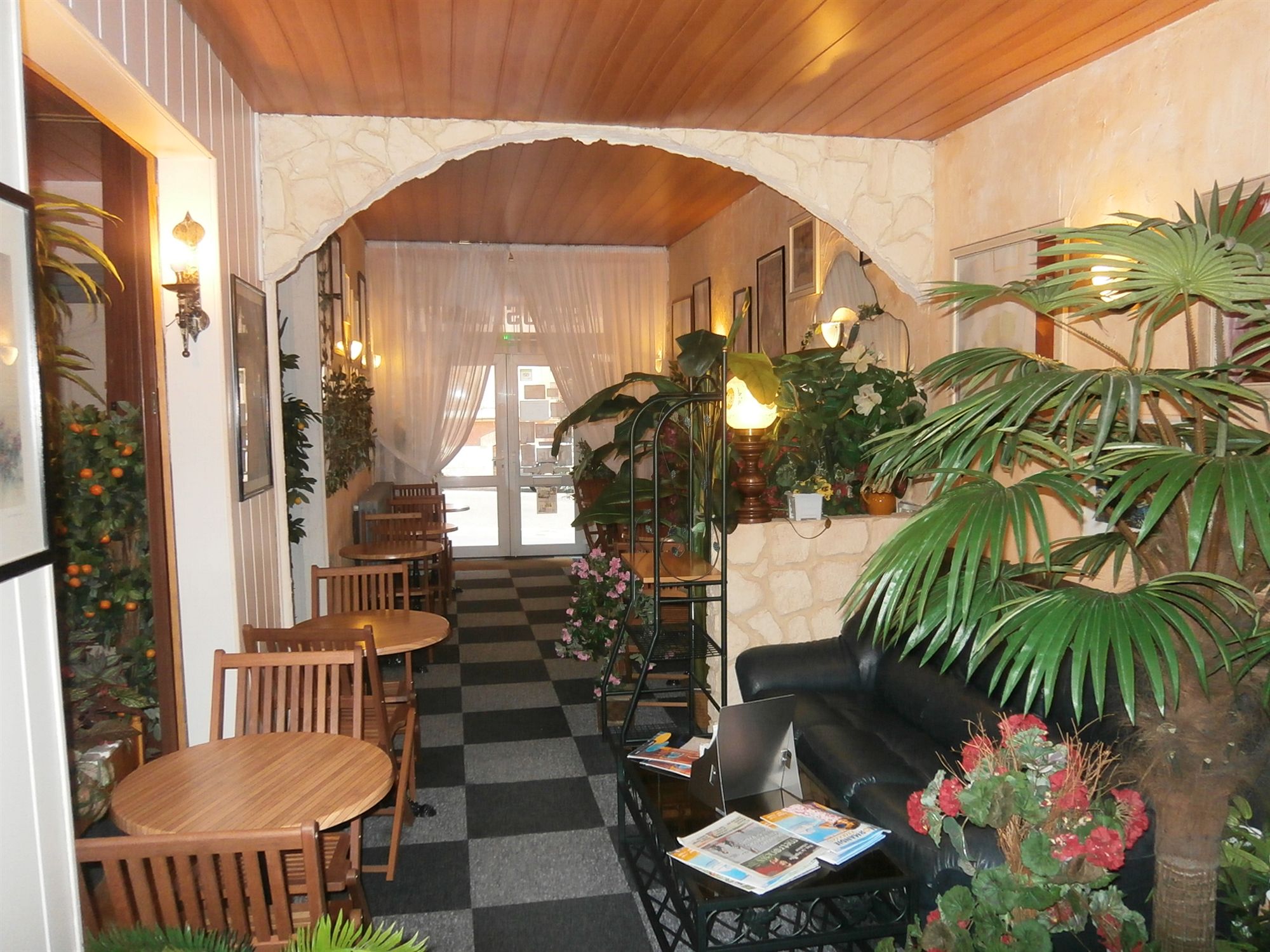 Фото Hôtel Beauséjour