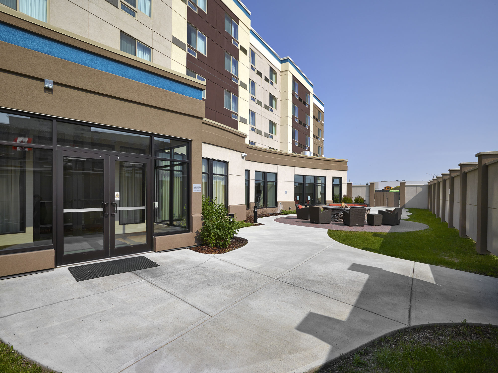 Фото Courtyard by Marriott Edmonton West